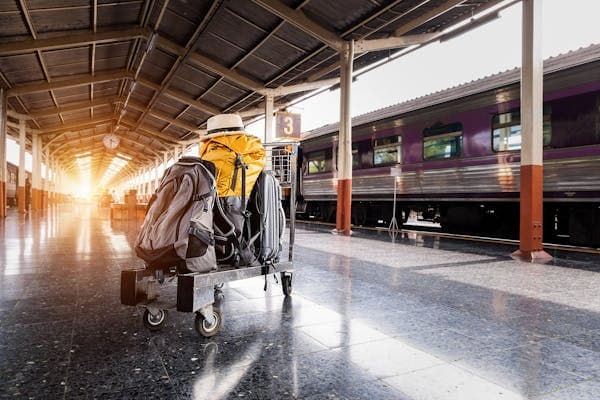 Avrupa'da Ucuz Ulaşım Taktikleri: Tren mi, Otobüs mü?